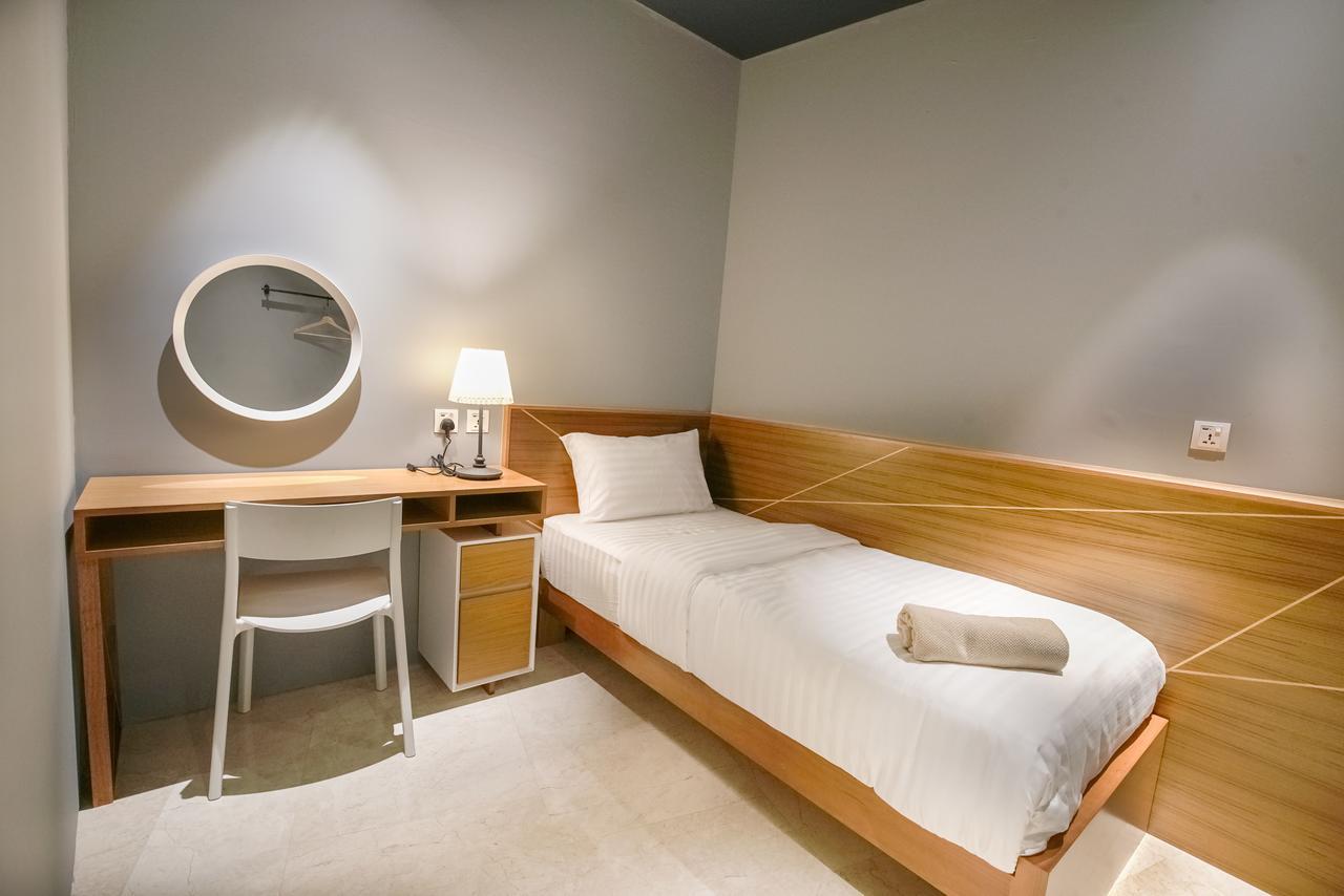 Private Single Room (Shared Bathroom)